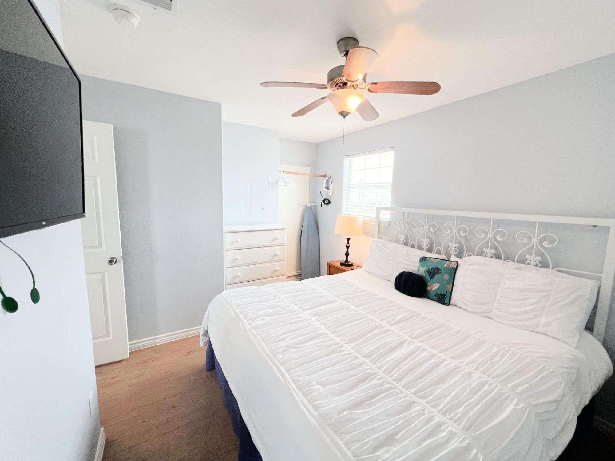 Unobstructed Oceanfront Sea Turtle Unit 2 Beach Pad! Сърфсайд Бийч Екстериор снимка
